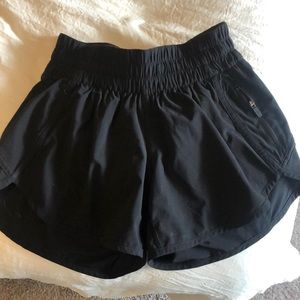 Lululemon tracker shorts